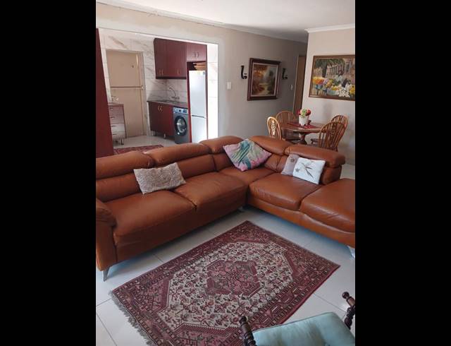 2 BEDROOM PROPERTY TO RENT IN PAROW NORTH